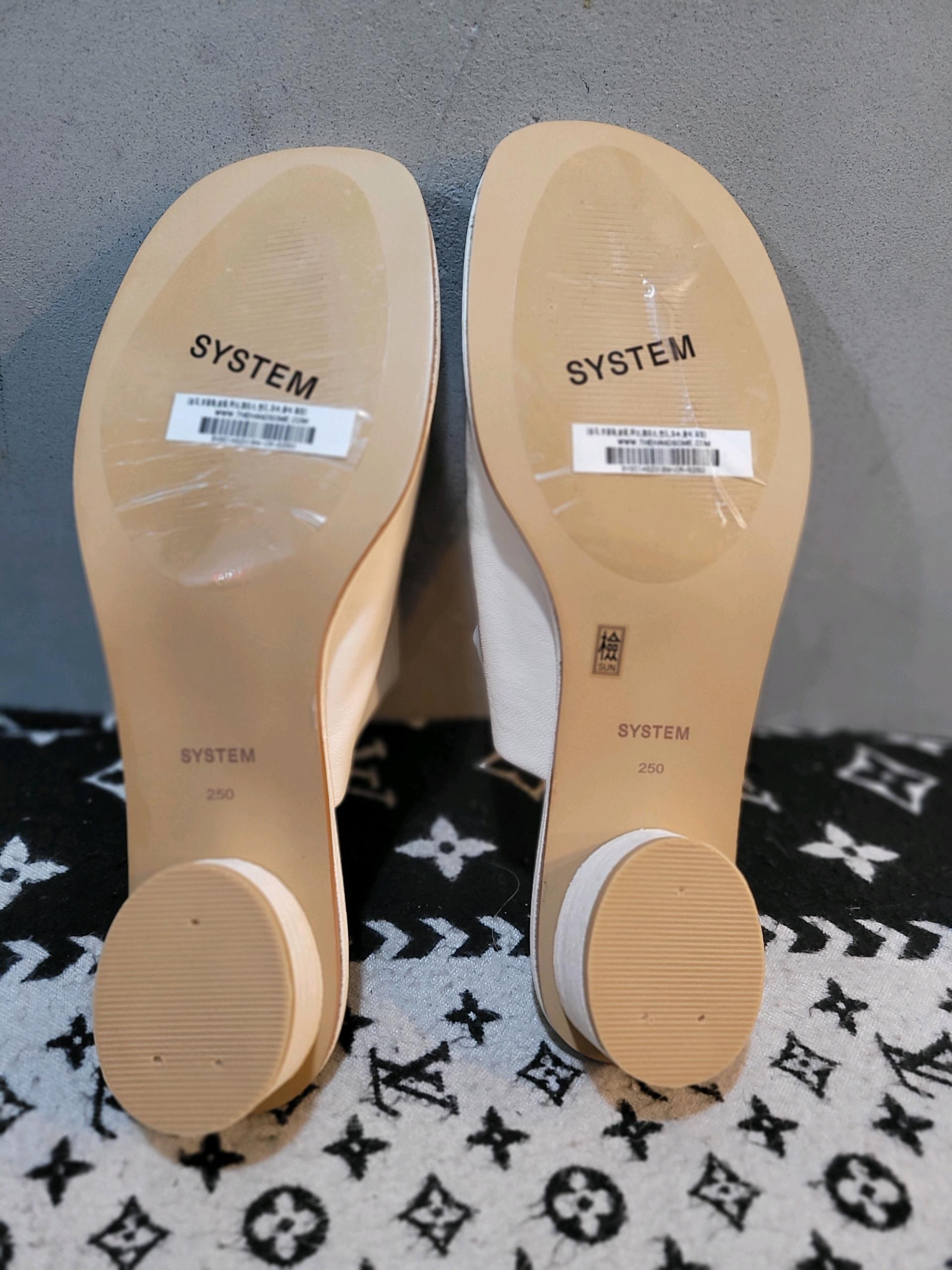 SYSTEM 한섬 시스템 여성 가죽 뮬 슬리퍼 250mm 6