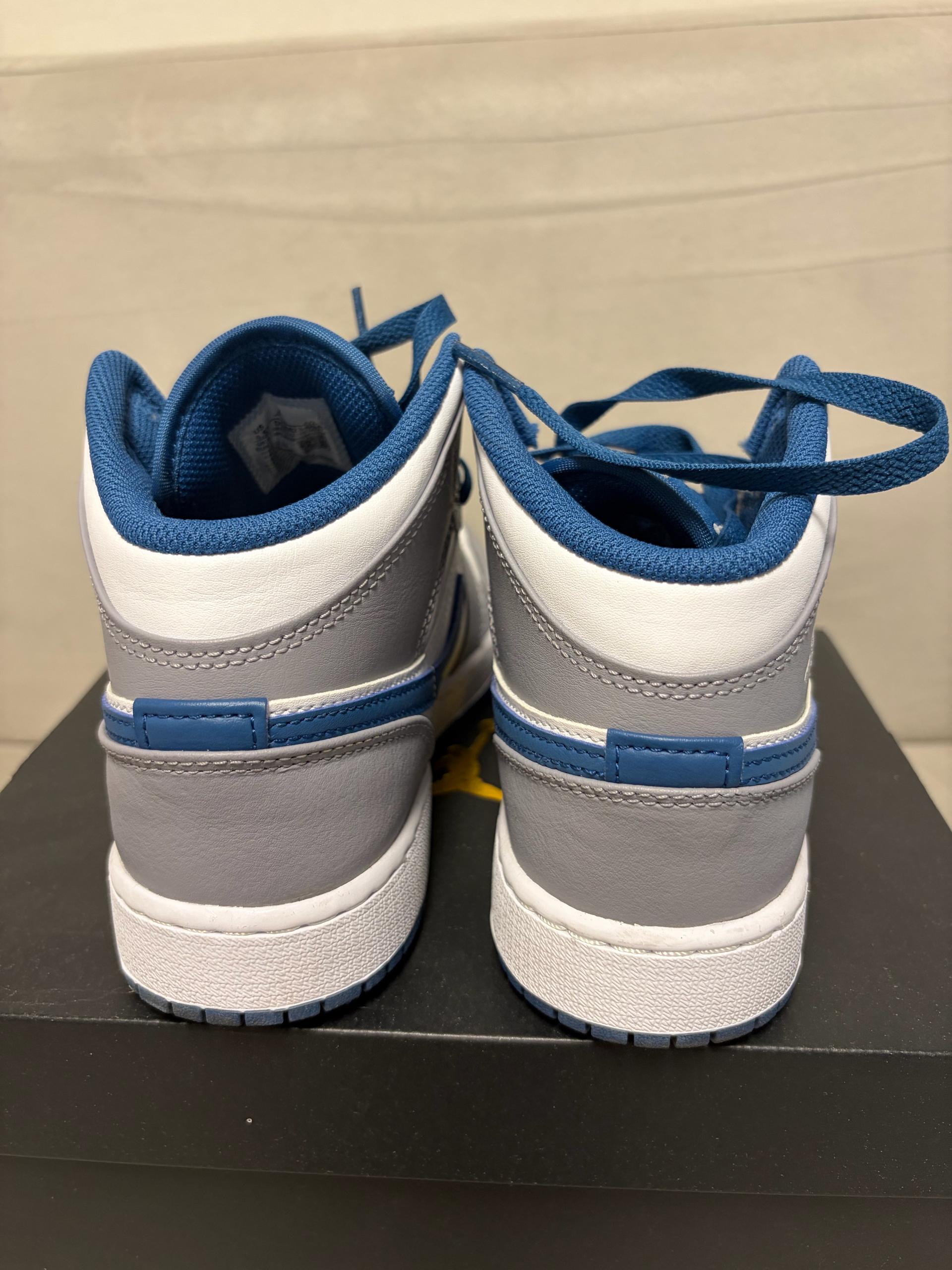 나이키 Jordan 1 Mid Cement Grey True Blue (GS) 2