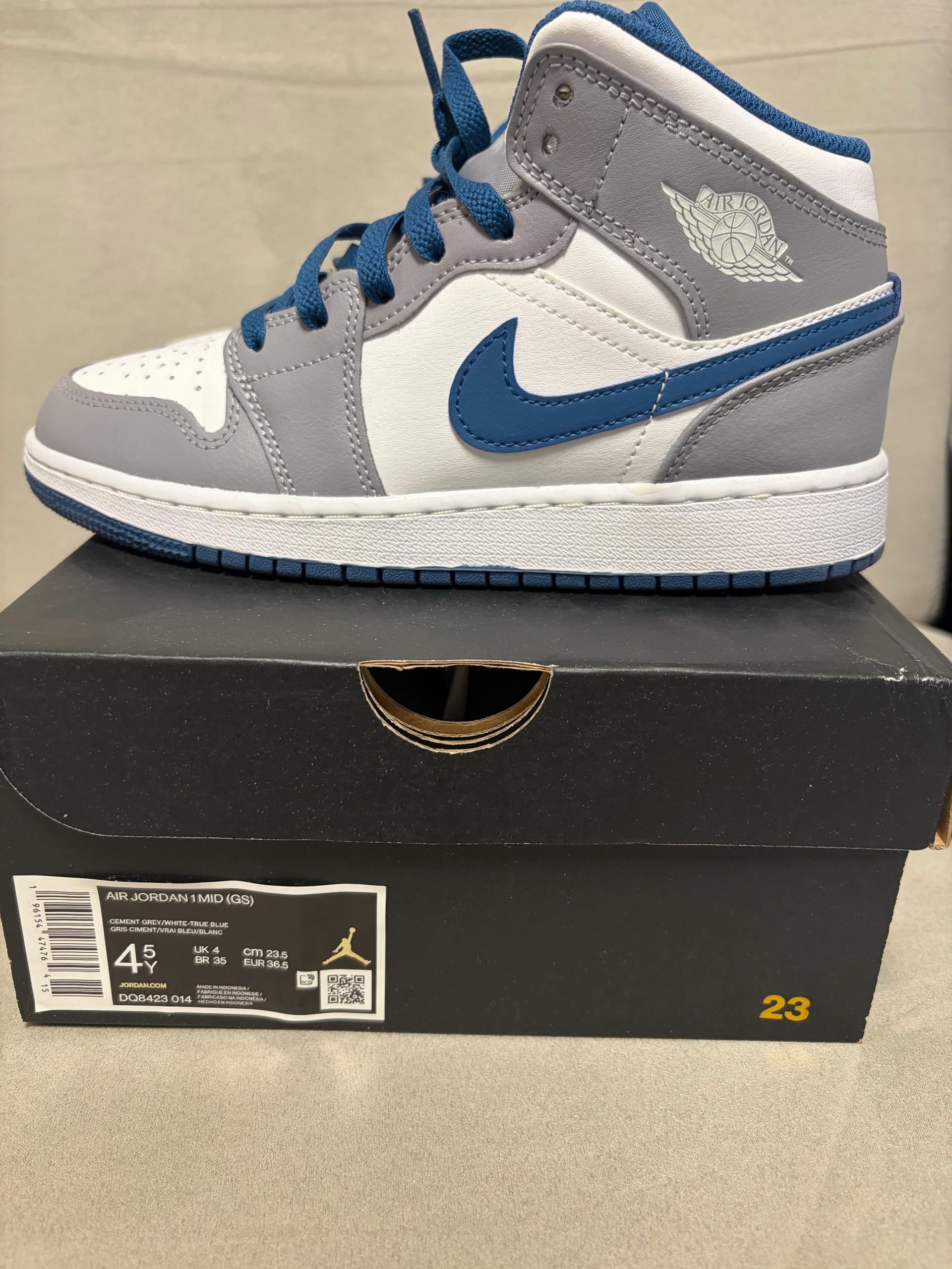 나이키 Jordan 1 Mid Cement Grey True Blue (GS) 4