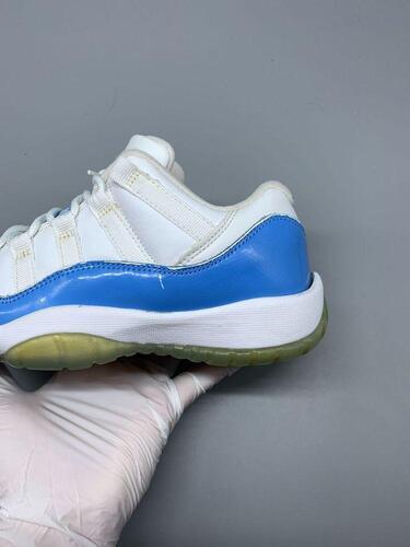 Jordan 11 Retro Low University Blue 235mm 5