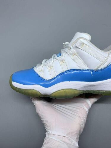 Jordan 11 Retro Low University Blue 235mm 4