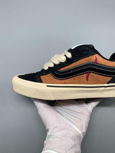 반스 x 디즈니 100th Anniversary Knu Skool 245mm 4