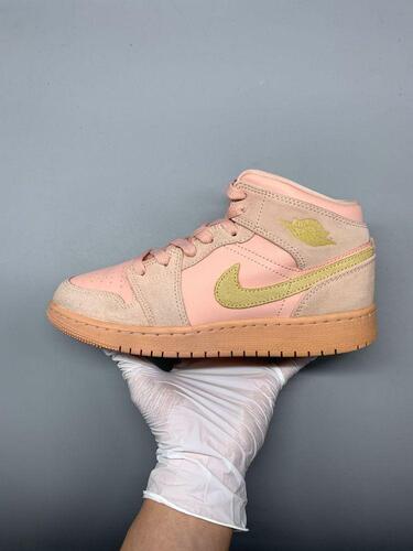 Jordan 1 Mid Coral Gold 235mm 3