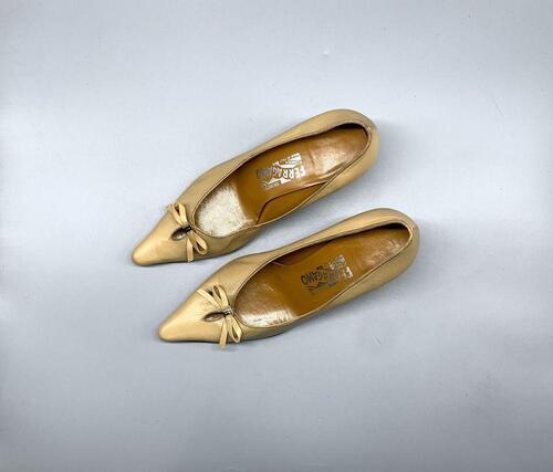 Salvatore Ferragamo Beige Kitten Heel 6.5(250) 2