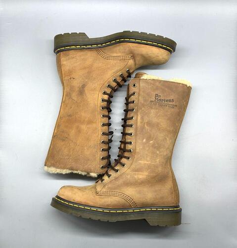 DR MARTENS 1B71 UK5(240) 2