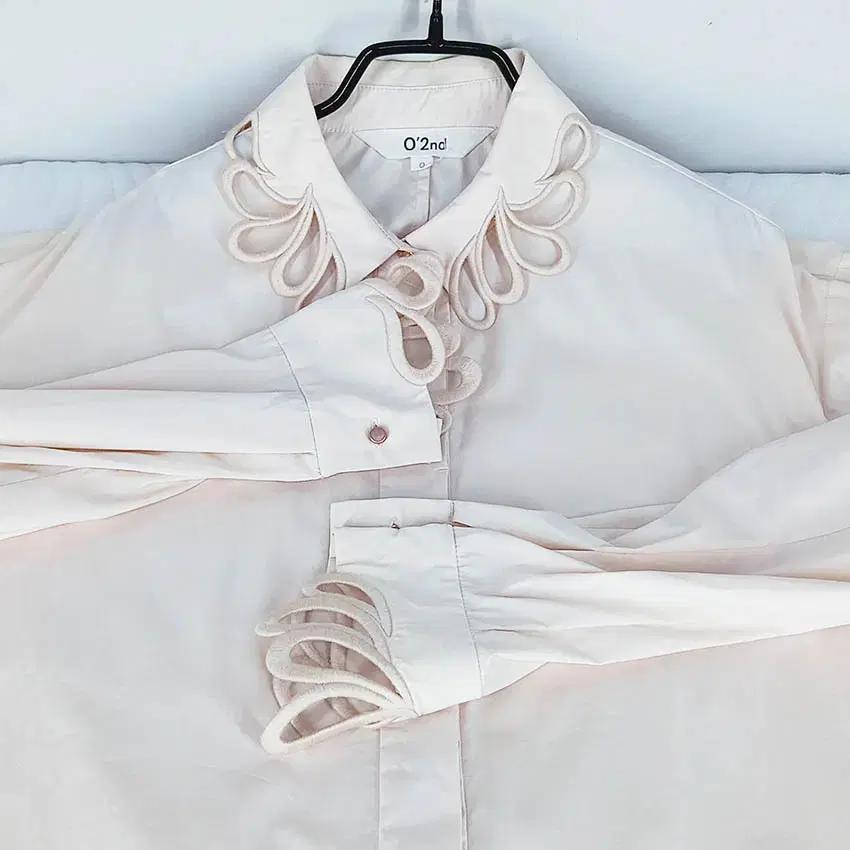 오즈세컨 여성 춘추 히든버튼 블라우스 톤다운핑크 (HU39931) 4