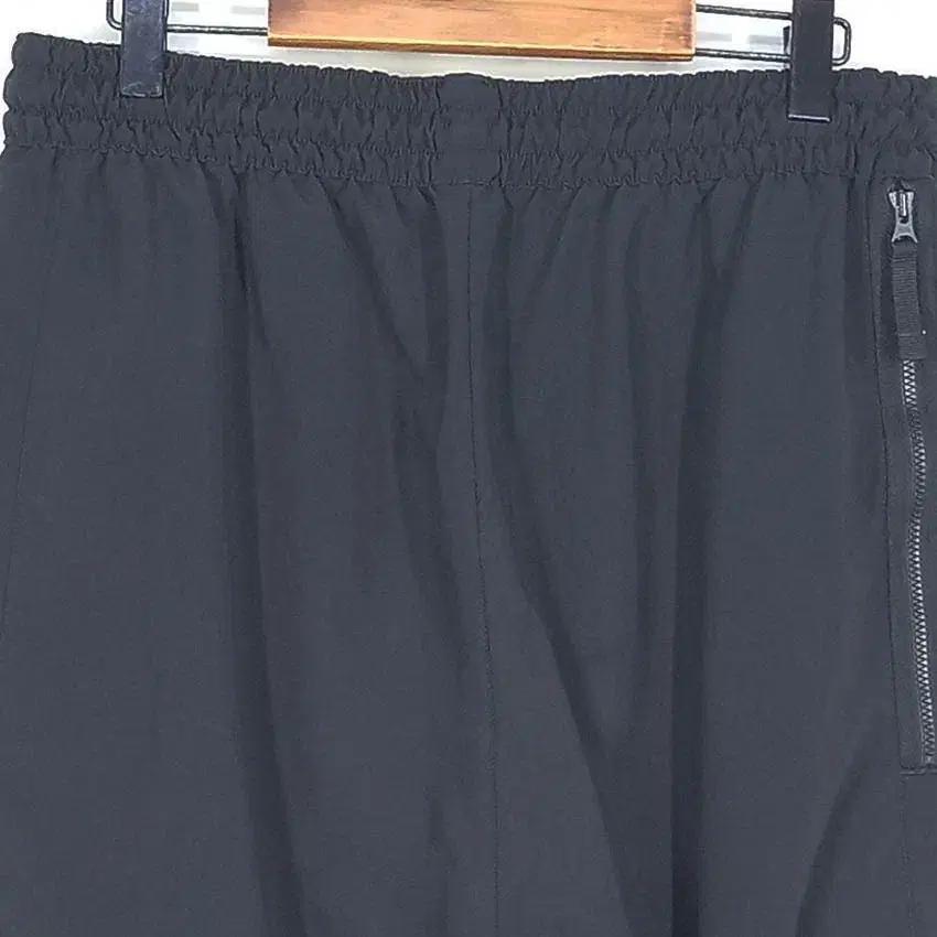 나이키 남성 스우시자수 밴딩반바지 블랙XL (HU39908) 4