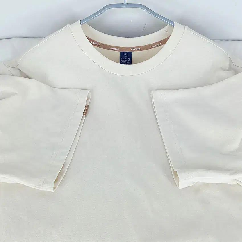 몽벨 남성 백프린팅 라운드반팔티 연베이지110 (HU38512) 4