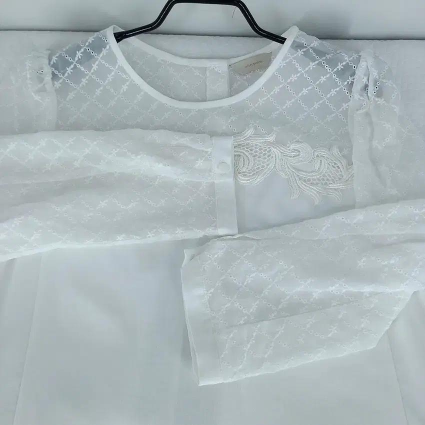 아나카프리 여성 자수 시스루 쉬폰블라우스 화이트 S (HU13445) 6