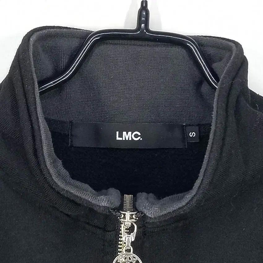 LMC 남성 로고자수 기모 반집업 맨투맨 블랙 (HU36356) 5
