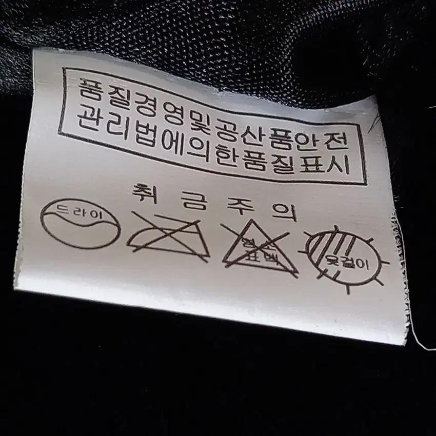J.D 여성 큐빅버클 털방울장식 포켓 퍼자켓 블랙 (HU11133) 8