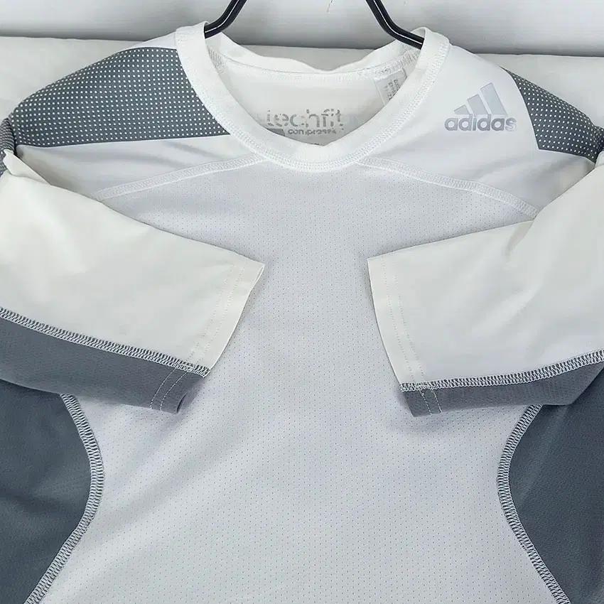 아디다스 여성 TF COOL 핏티드 기능성반팔 아이보리 (HU33391) 6