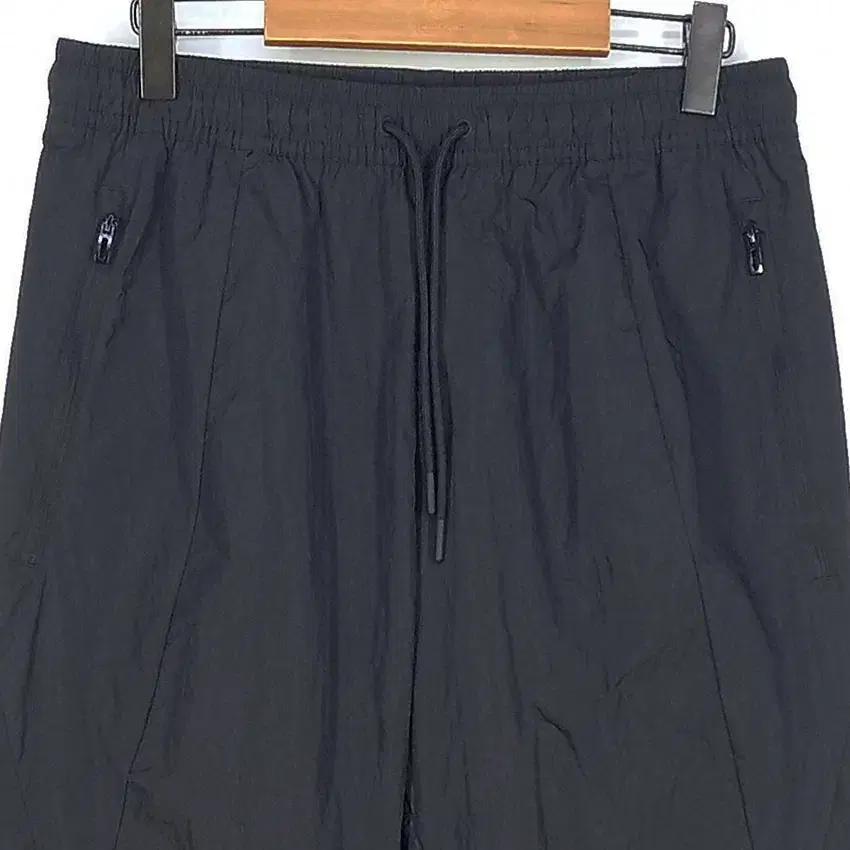 아디다스 남 로고프린팅 트레이닝 밴딩팬츠 블랙84 (HU31369) 4