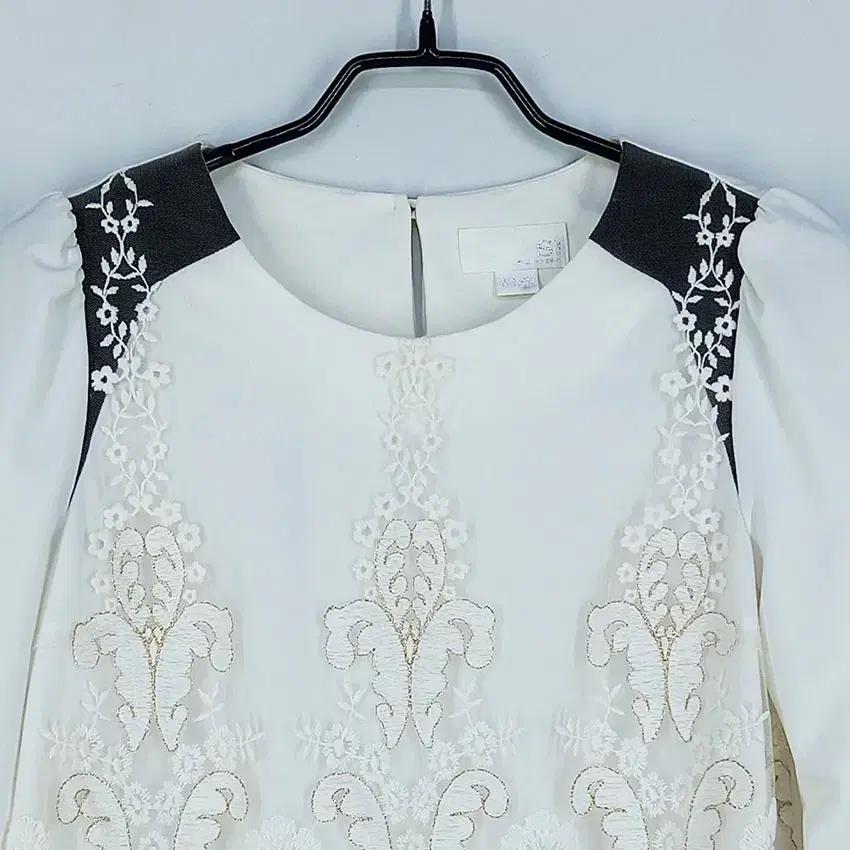 씨 여성 자수레이스 긴팔블라우스 아이보리 (HU31129) 4
