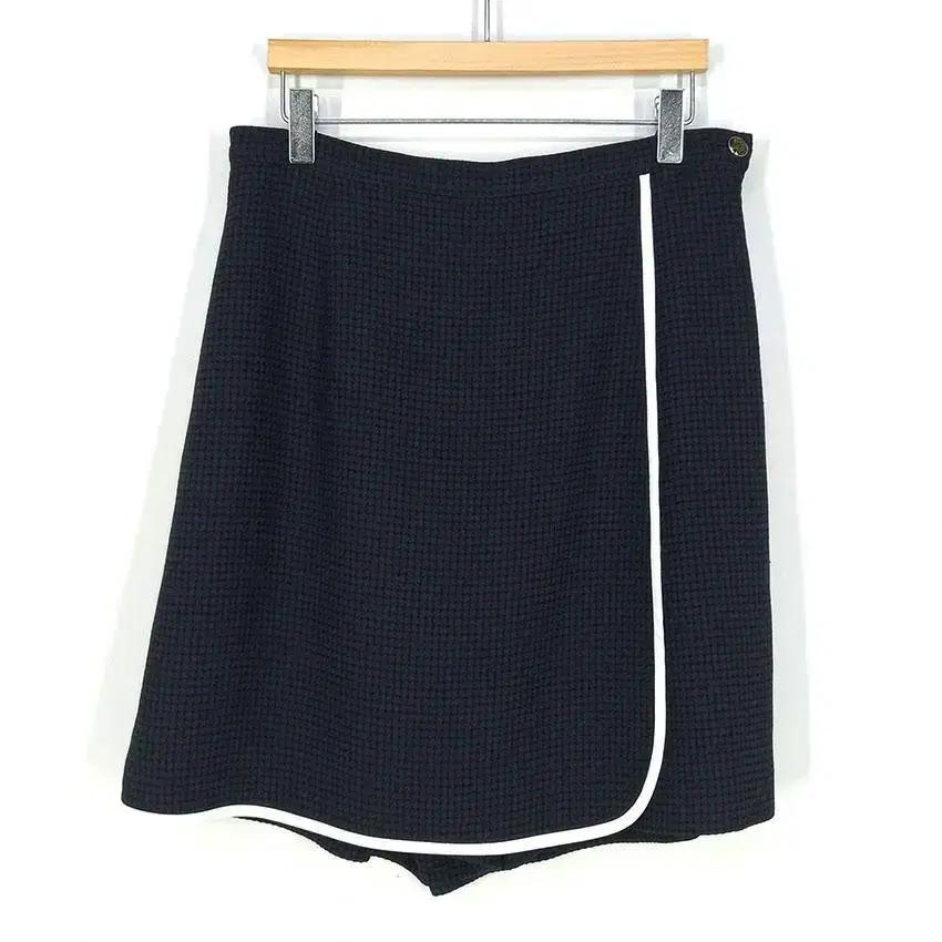 크리스찬디올 여 아세테이트 엠보 랩 5부팬츠 블랙70 ( HU22849) 2