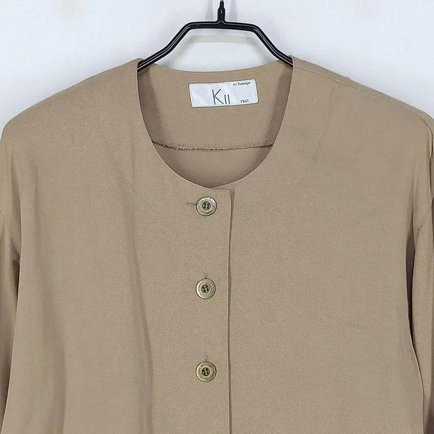 KII 여 라운드넥 버튼 소프트 크롭 자켓 베이지85 (HU25698) 4