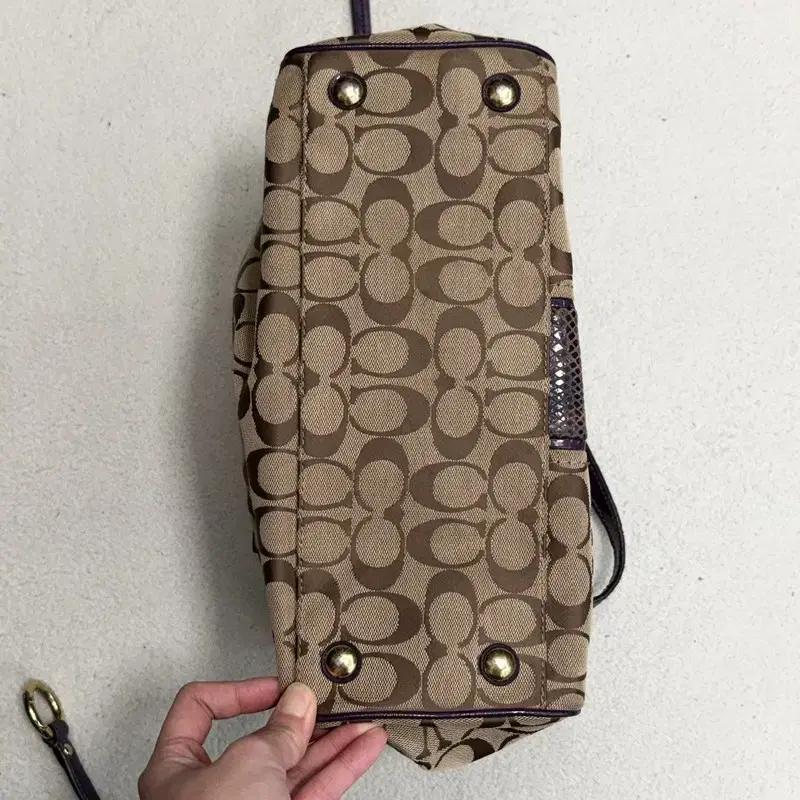 COACH 어센틱 클래식 시그니처 토트백 6