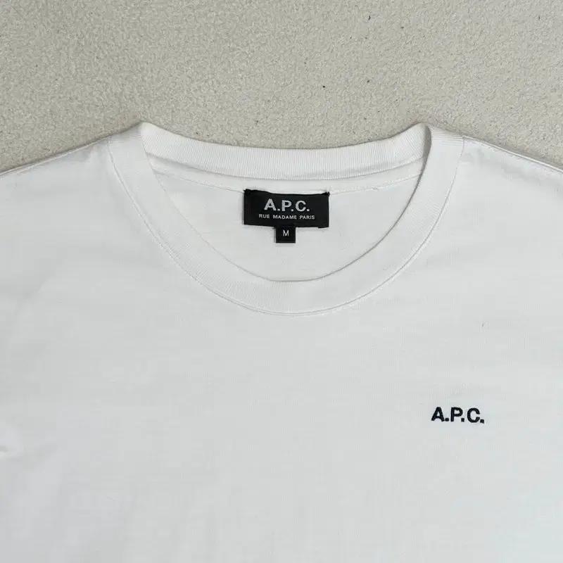 A.P.C. 마이크로로고 크롭 반팔티 M 4