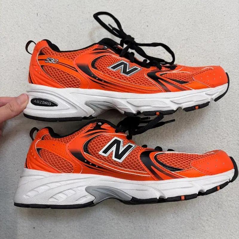NEW BALANCE 530 러닝화 250 4