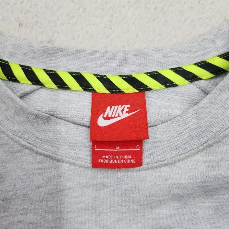 NIKE 트랙앤 필드 맨투맨 7