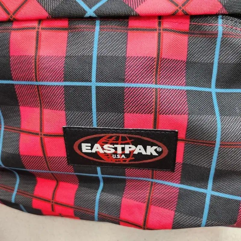 EASTPAK 체크 백팩 4