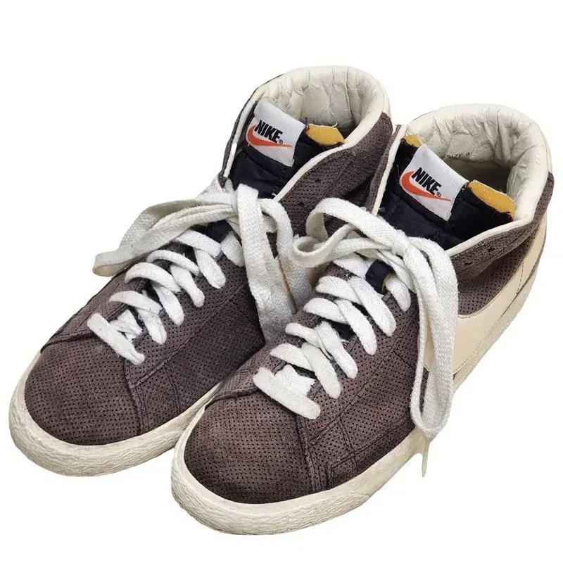 NIKE 블레이져 미드 270 2