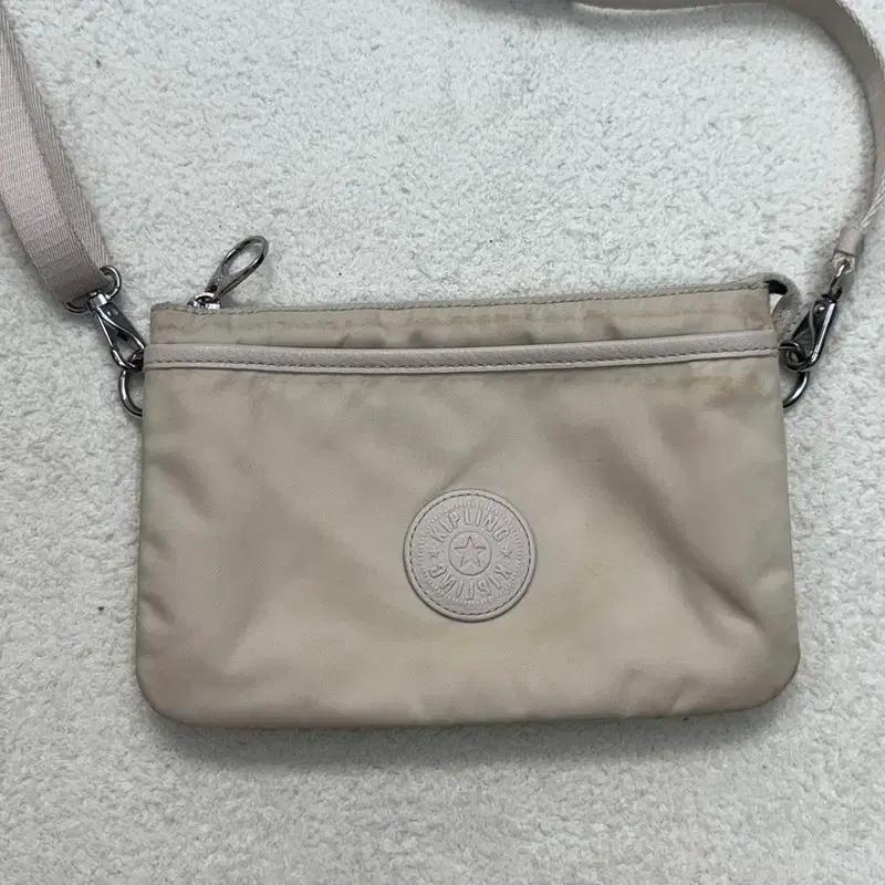 KIPLING 크림 미니 크로스백 5