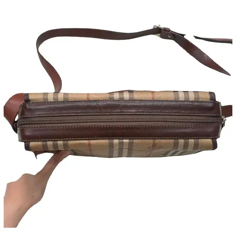 BURBERRY 노바 체크 크로스백 5