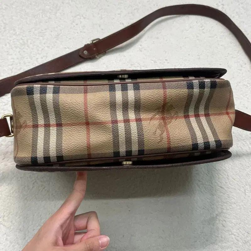BURBERRY 노바 체크 크로스백 7