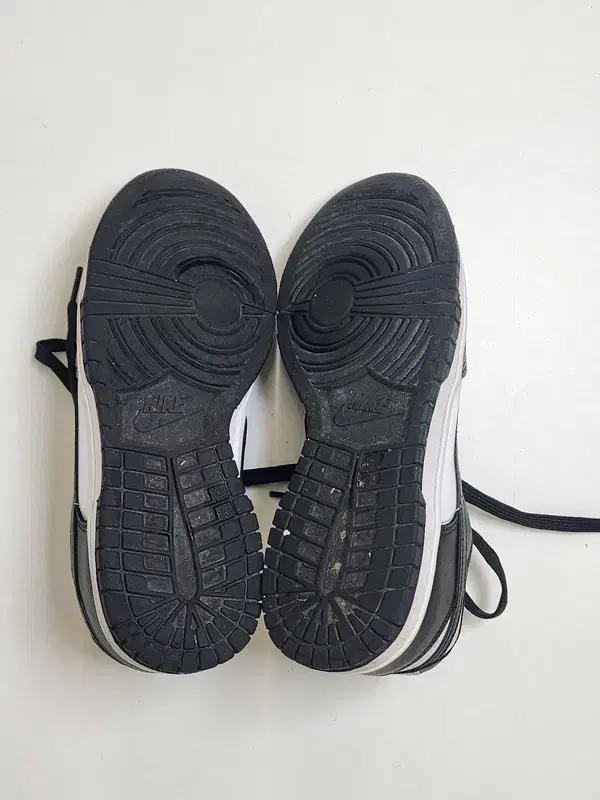 NIKE 우먼스 범고래 덩크로우 225 8