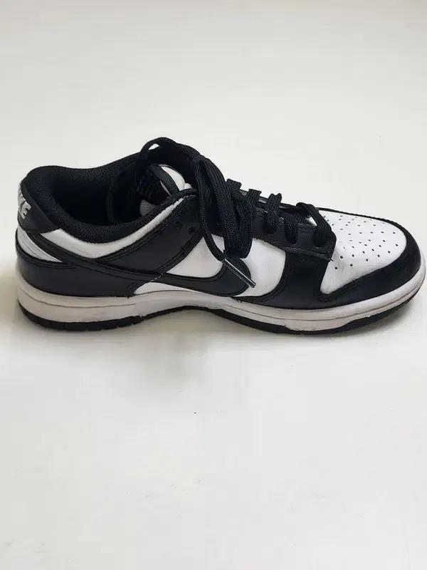 NIKE 우먼스 범고래 덩크로우 225 6