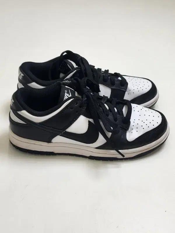 NIKE 우먼스 범고래 덩크로우 225 5