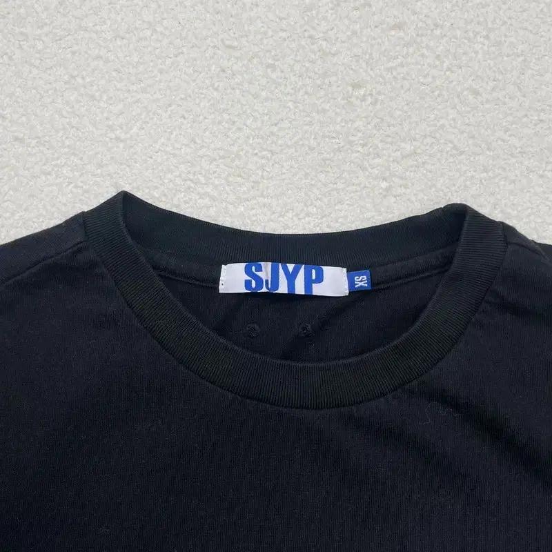 SJYP YOUTHFUL 반팔티 블랙 XS 6