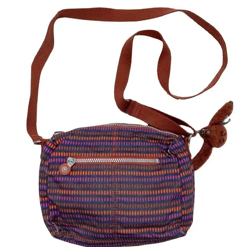 KIPLING 에스닉 패턴 크로스백 9
