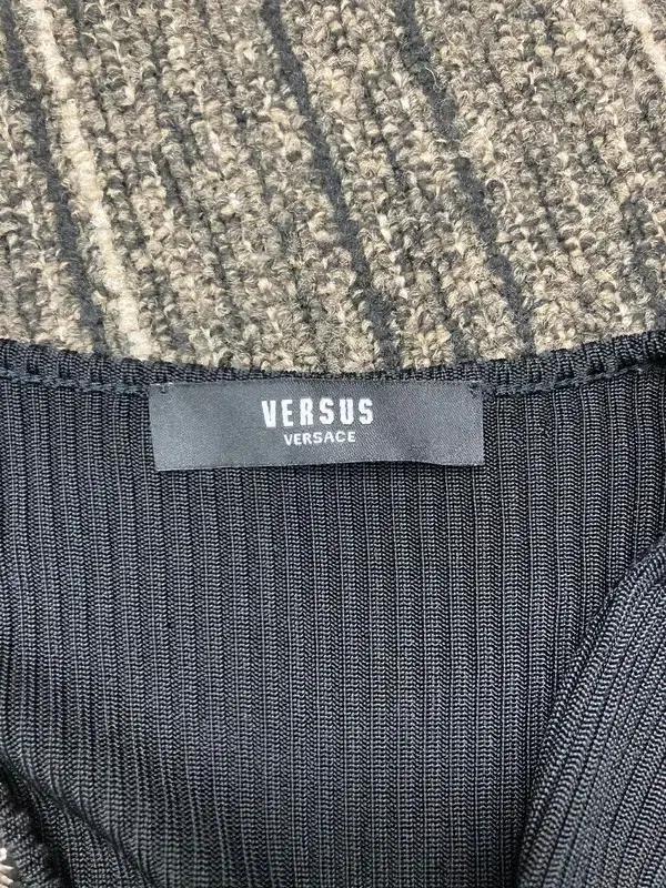 VERSACE VERSUS 트임 니트 원피스 4
