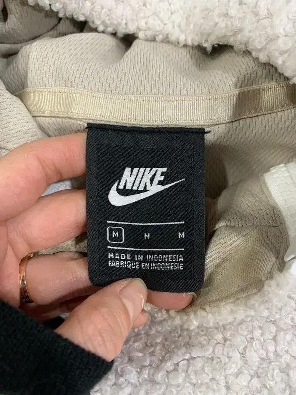 나이키 NSW 쉐르파 후드 하프 집업 M 4