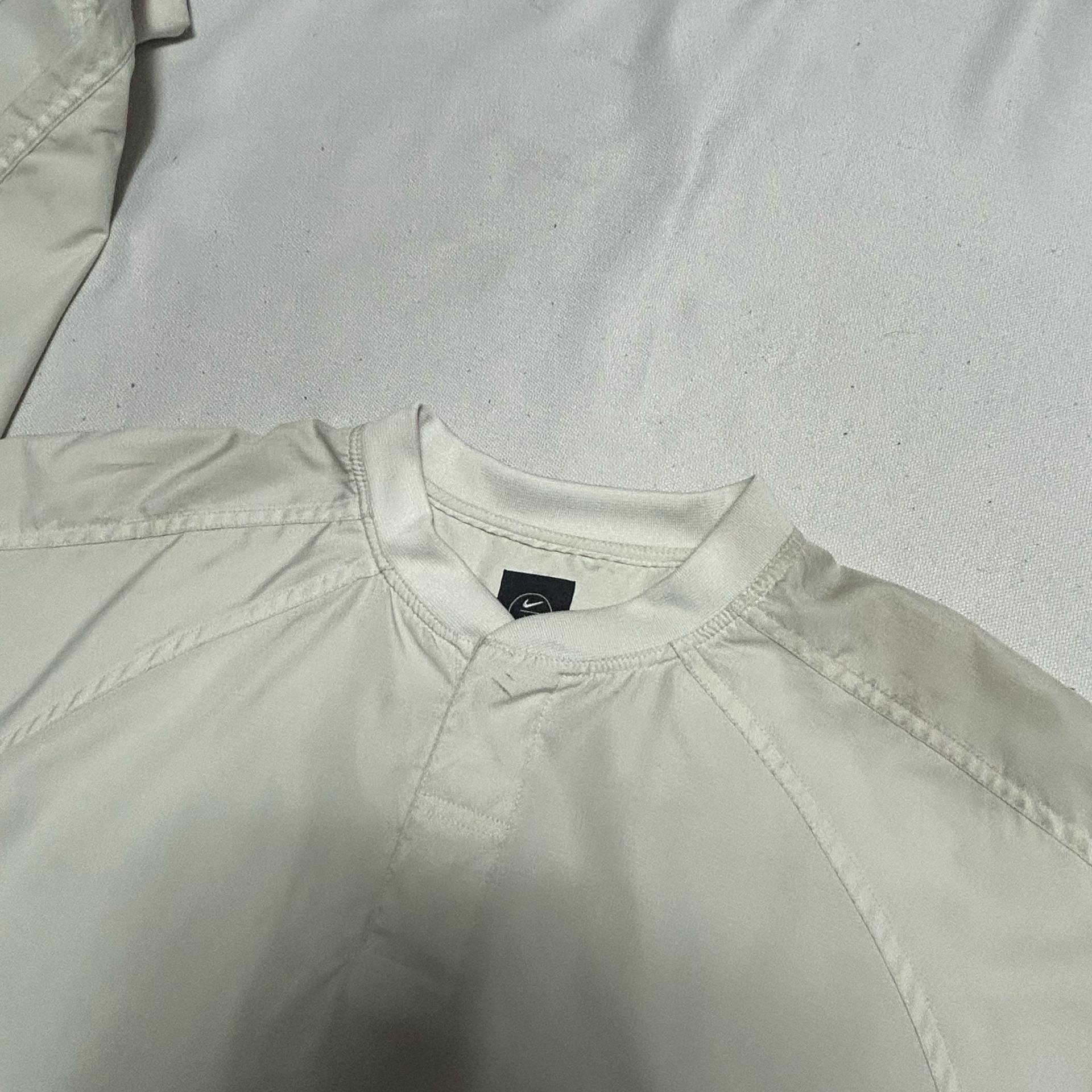 XL 105 나이키 아이보리 바람막이 8