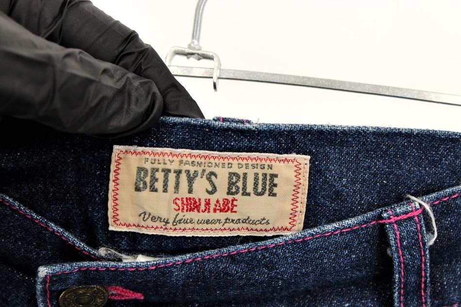 BETTY'S BLUE 패치 프린팅 부츠컷 데님 팬츠 / 여 8