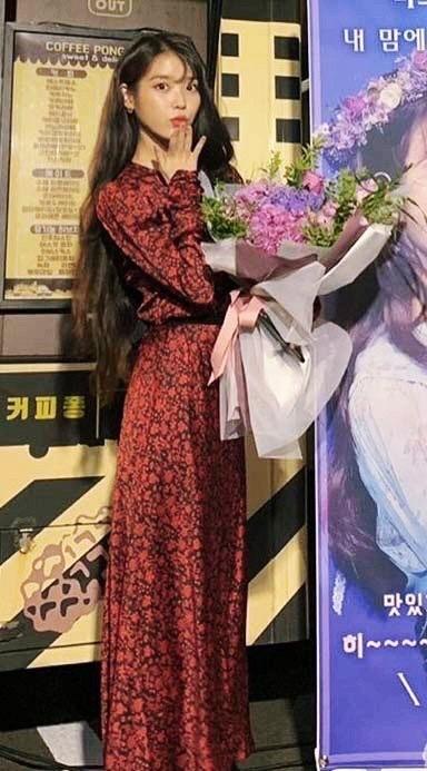 마쥬 국내 매장판 레드플라워패턴 원피스, 아이유원피스 2