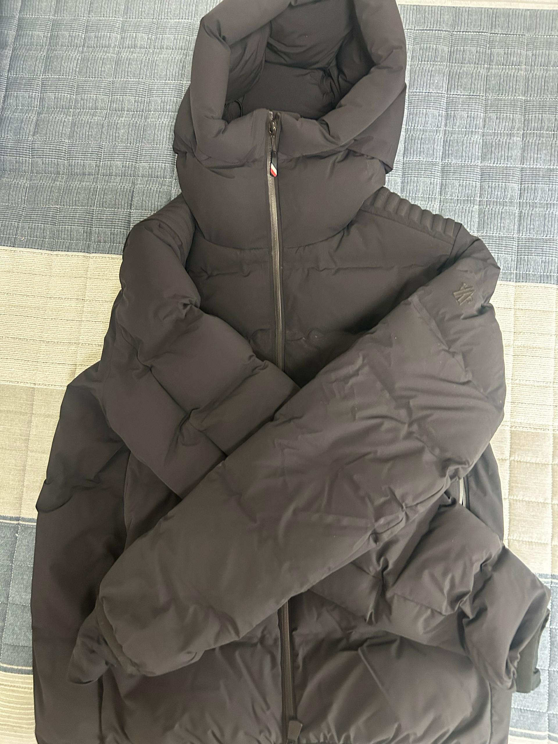 몽클레어 그래노블 라고라이 패딩 4사이즈 3