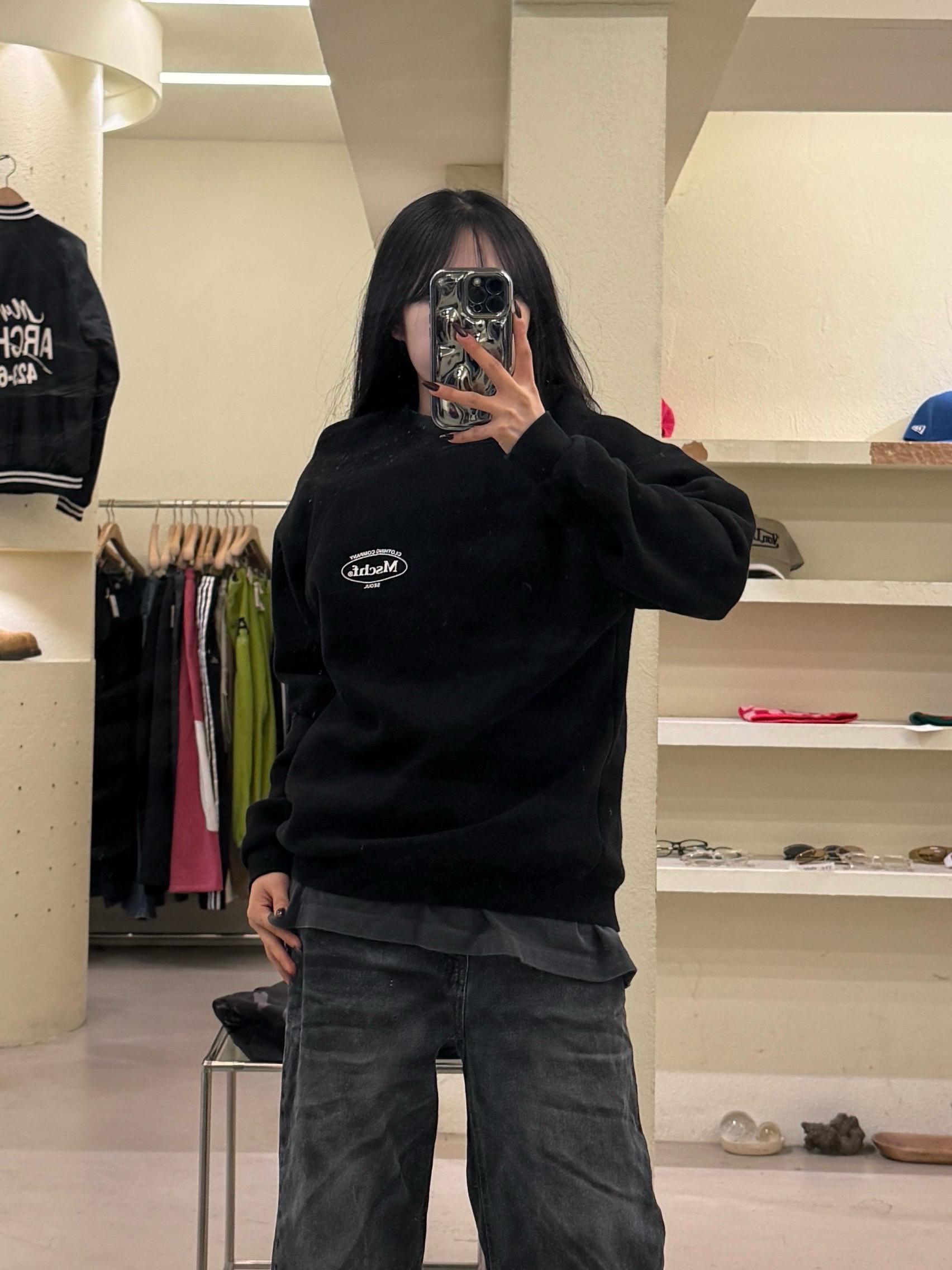 미스치프 스몰로고 블랙 맨투맨 U1387 2