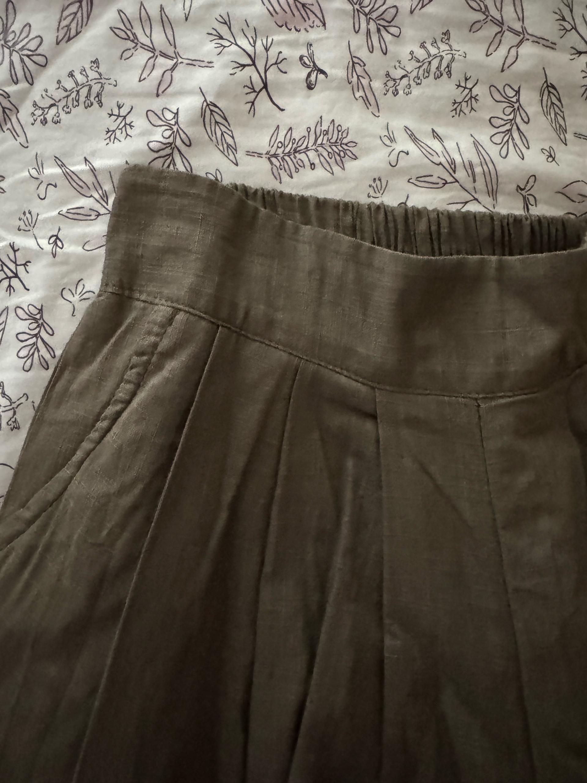 KHAKI SKORT 3