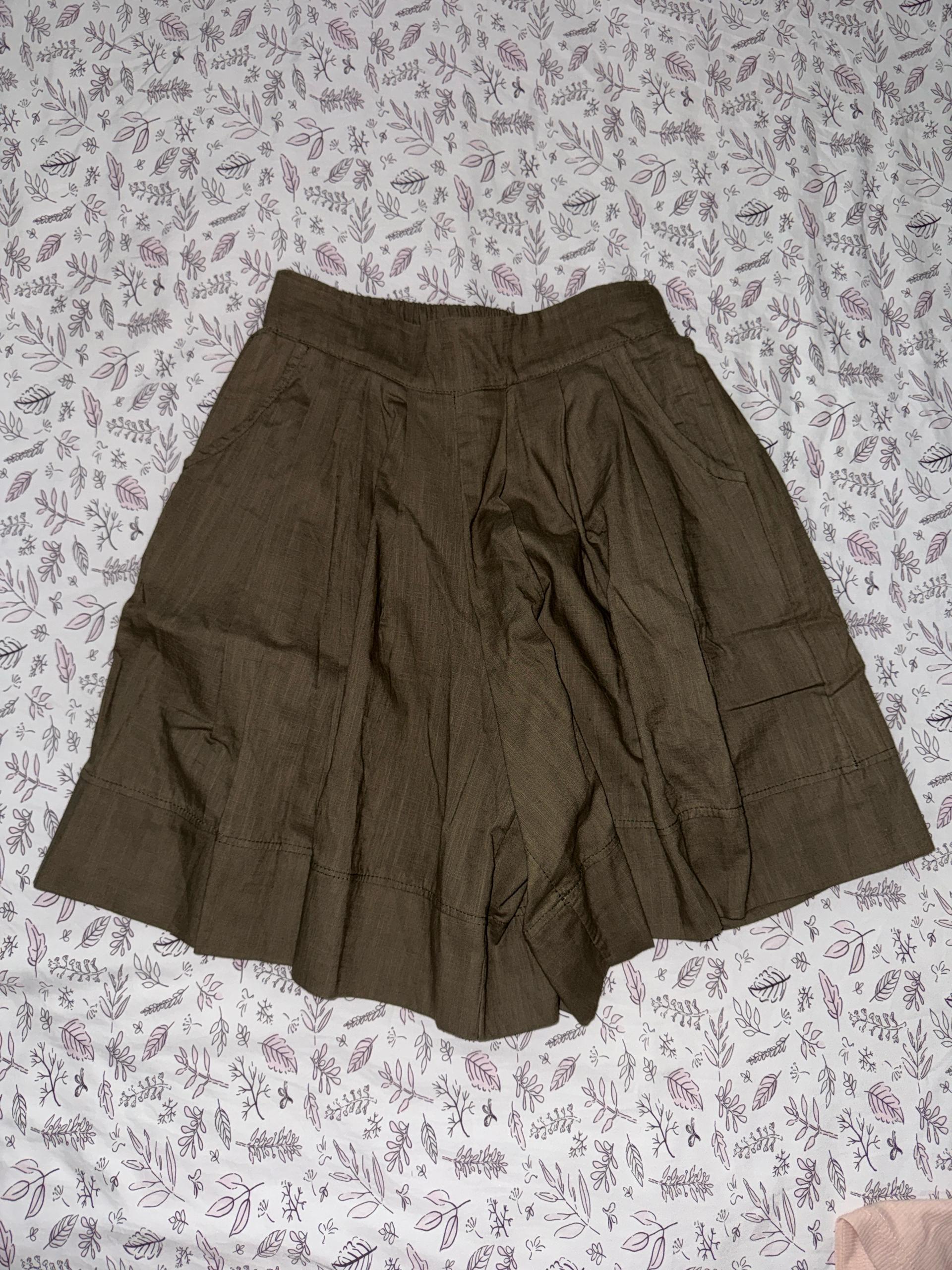 KHAKI SKORT 2