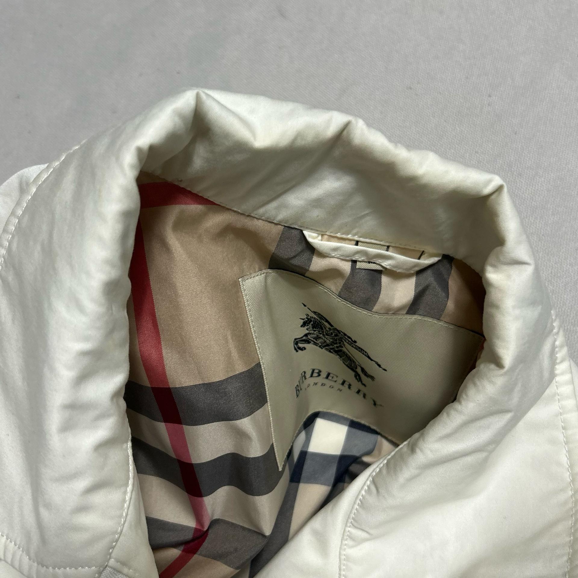 M 버버리 화이트 블루종 7