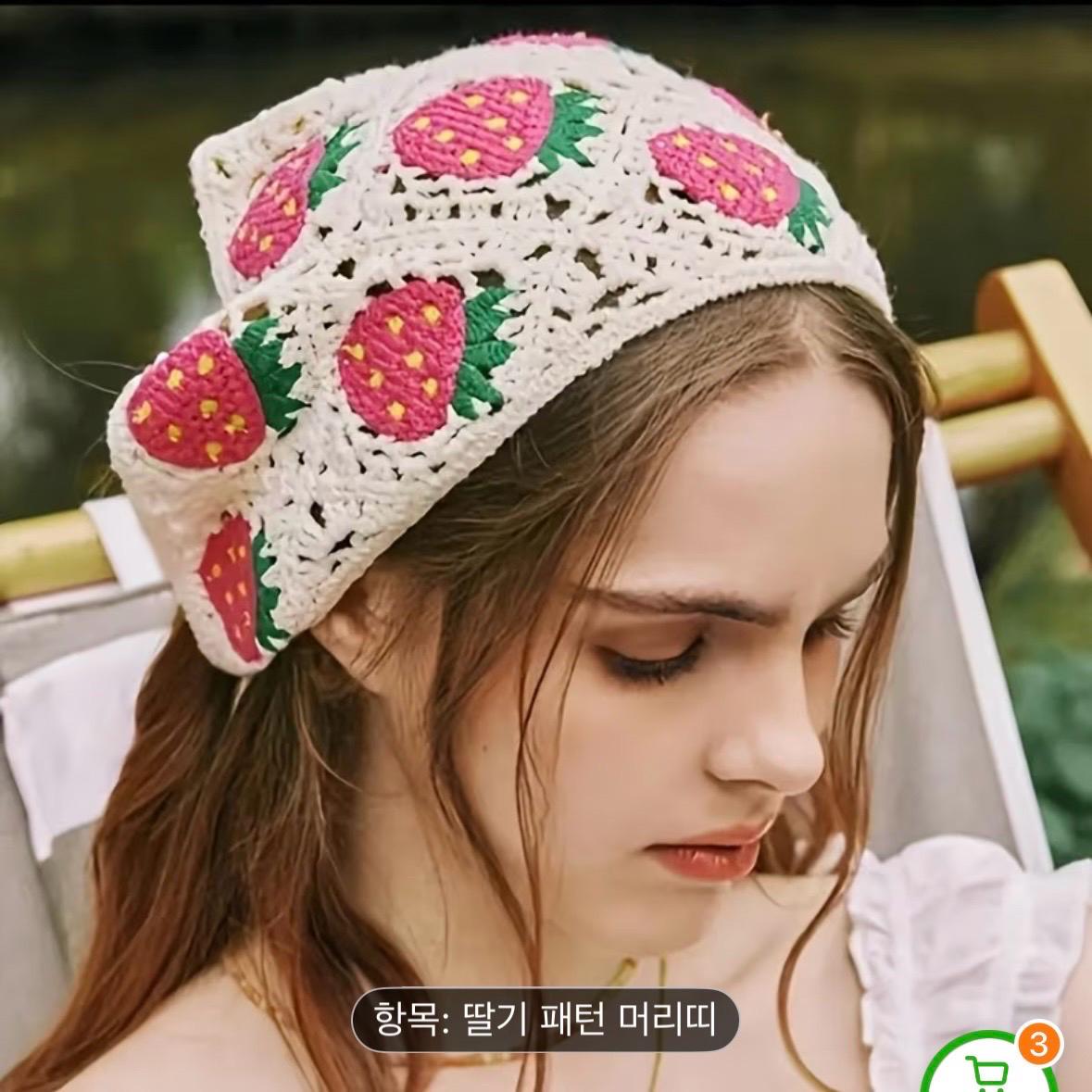 핸드메이드 딸기 자수 크로셰 반다나 6