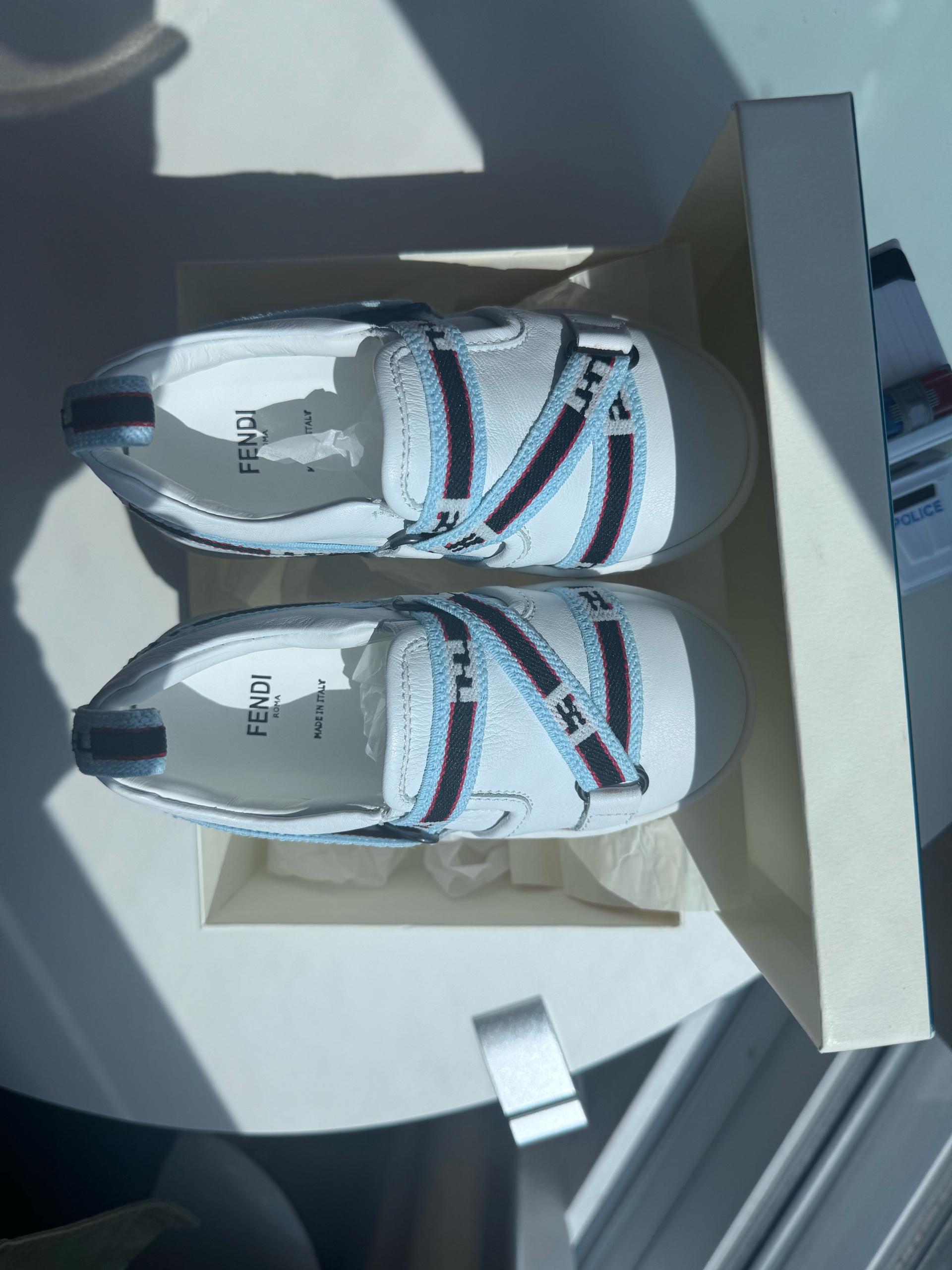 명품 FENDI KIDS 펜디키즈 운동화 유럽사이즈 26  4