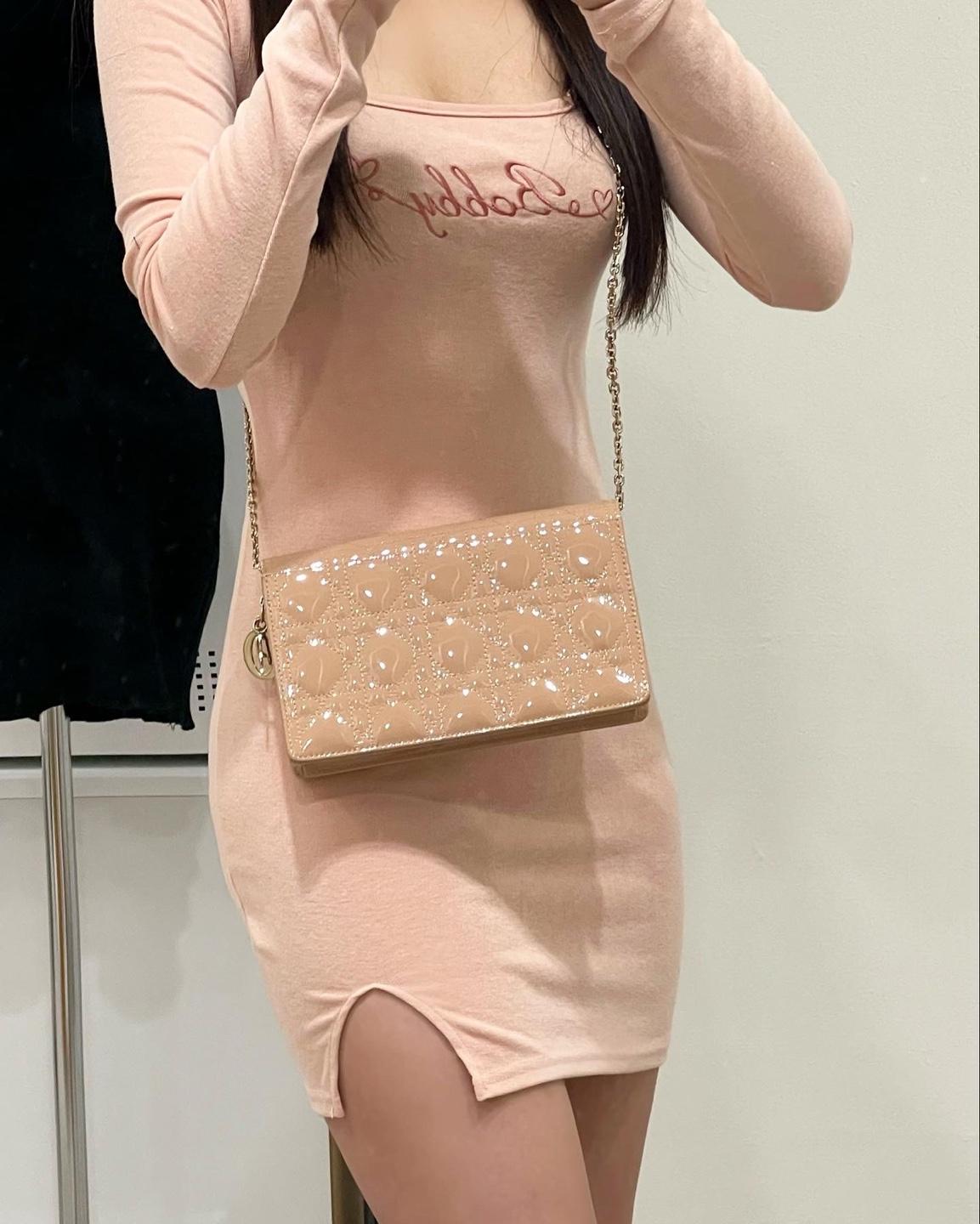 디올 레이디 페이턴트 파우치 체인백 S0204OVRB M49P 봄코디가방 5
