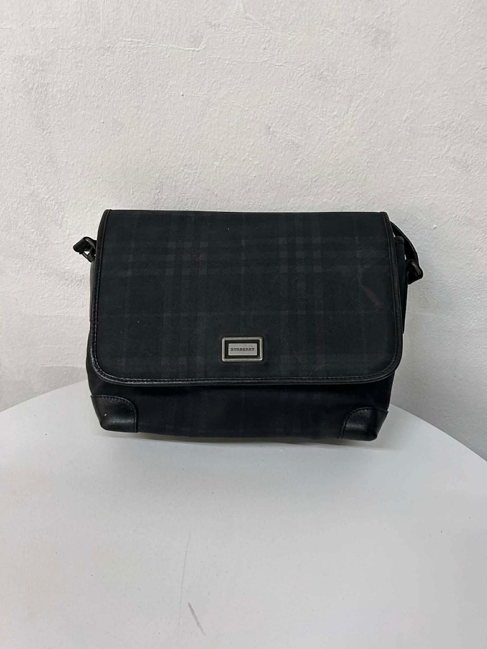 Burberry vintage nova check shoulder bag 3