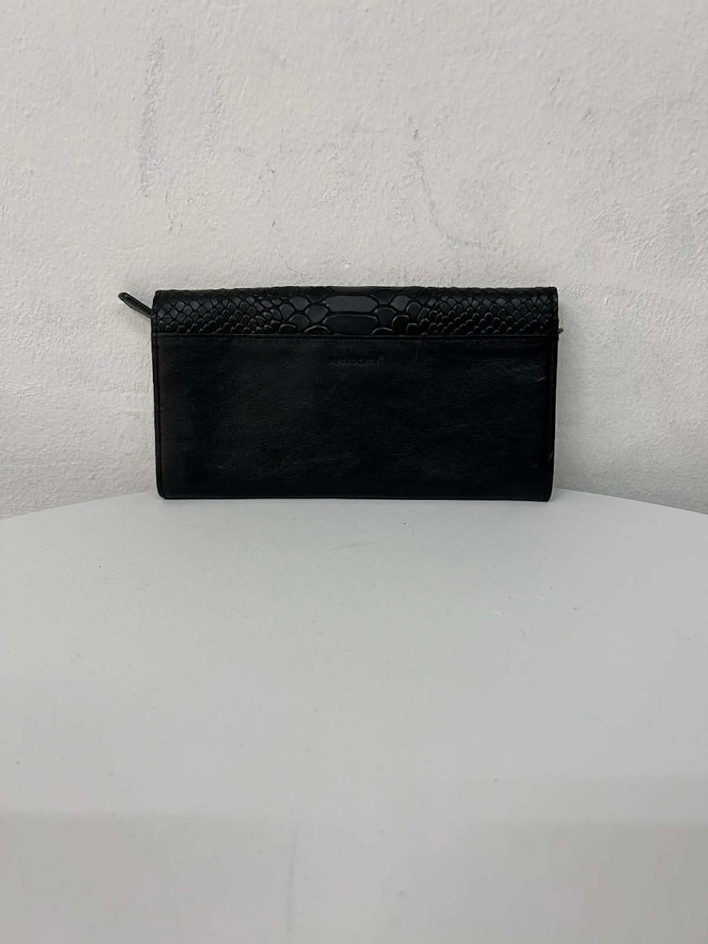 Metrocity python pattern chain wallet 11