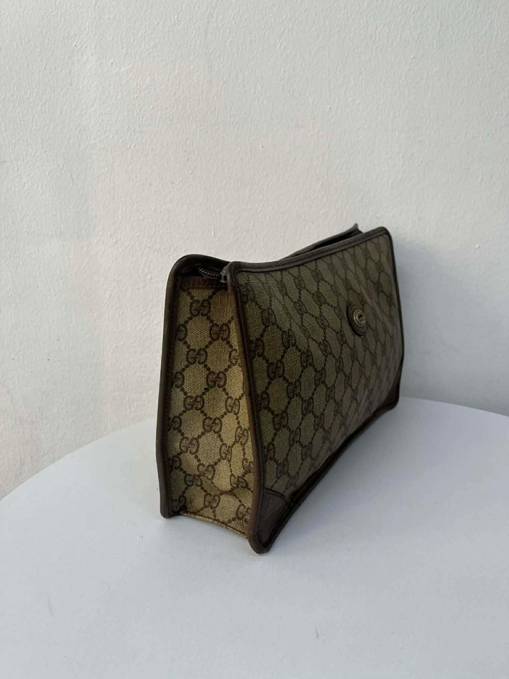 Gucci GG canvas vintage clutch bag 4